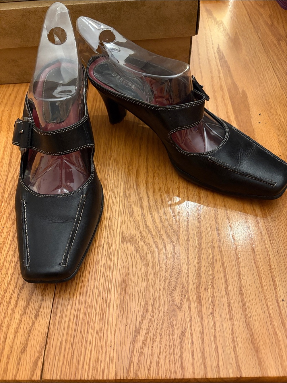Merona Black Leather Mary Jane Mid Heels with Strap
